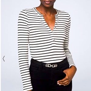 WHBM Black & White V Neck Sweater Size Petite Medium